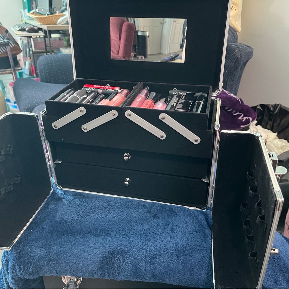 jumbL Makeup Train Case Full of Luxury makeup